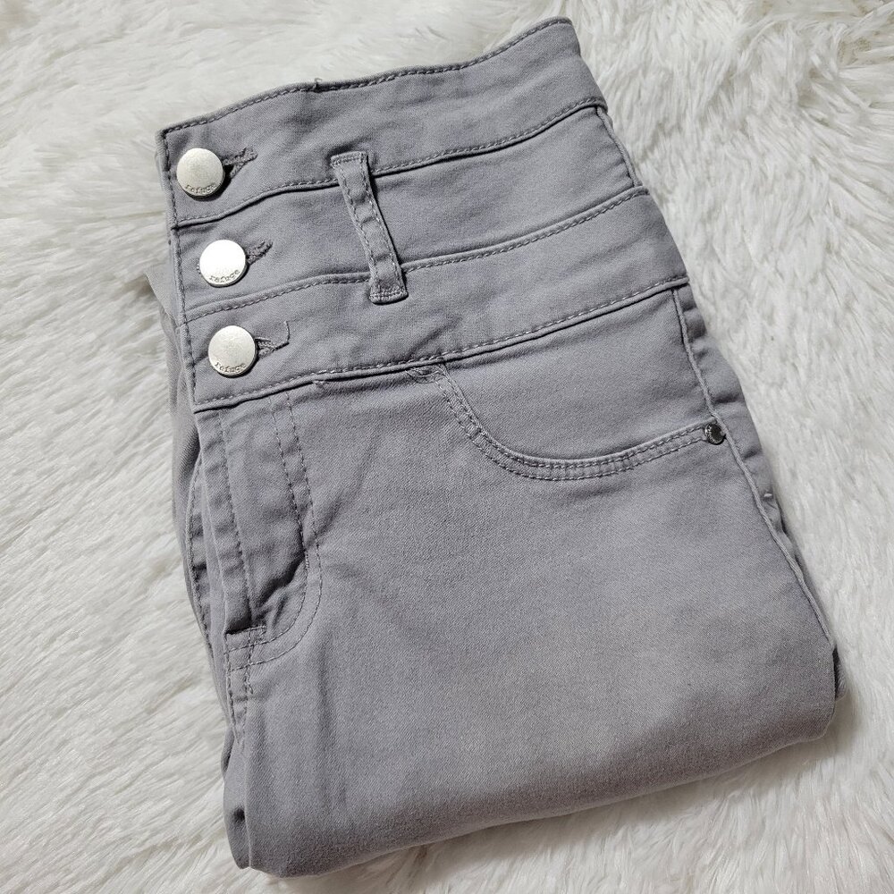 Refuge High Waisted Light Gray Jeans